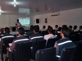 detran agentes de transito participam do curso de moto pilotagem 3 270x202 - Agentes de trânsito participam de curso de motopilotagem defensiva no Detran