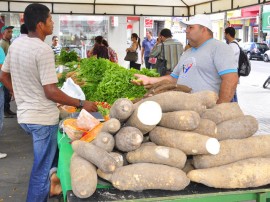 emater dia mundial da alimentacao ponto de cem reis foto jose lins 131 270x202 - População recebe orientação nutricional no Dia Mundial da Alimentação