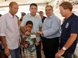 ricardo assina ordem de serviço para adutora em massaranduba foto claudio goes 9 270x202 - Ricardo autoriza adutora e garante água tratada para 11 mil habitantes