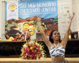 selo unicef foto francisco frança 110 270x214 - Rômulo participa do lançamento do selo Unicef e comemora redução da mortalidade infantil