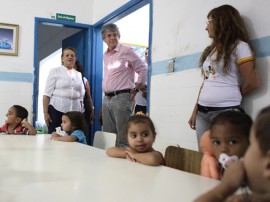 06.11.13 ricardo inaugura csu do jose pinheiro foto francisco morais 1 270x202 - Ricardo inaugura reforma de Centro Social Urbano em Campina Grande