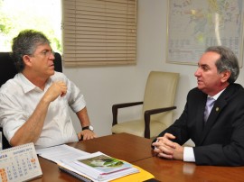 12.11.13 ricardo audiencia deputados fotos joao francisco PORTAL 1 270x202 - Ricardo discute projetos com deputados Vital Costa e Mikika Leitão