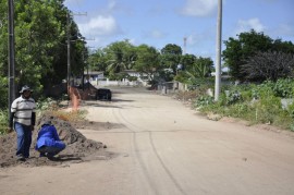 26.11.13 bancario foto joao francisco 11 270x179 - Governo pavimenta vias periféricas para as obras do Trevo de Mangabeira