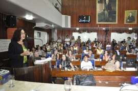 28.11.13 gilberta soares recebe homenagem foto joao francisco 75 270x179 - Secretária da Mulher recebe homenagem na Assembleia Legislativa