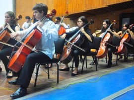 30.08.12 concerto orquestra sinfonica na Funesc fotos Roberto Guedes 6 270x202 - Orquestra Sinfônica Jovem faz concerto com temática voltada para a paz