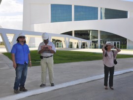 30.10.13 centro convencao visita izabel caminha foto vanivaldo ferreira 20 270x202 - Arquiteta diz que Centro de Convenções terá Relógio de Sol