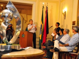 botafogo homenagem do governo foto francisco frança 180 270x202 - Ricardo homenageia Botafogo pelo título de Campeão da Série D