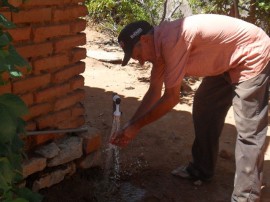 cooperar convivencia com seca agricultores abastece agua 1 270x202 - Construção de reservatórios ajuda na convivência com a estiagem em mais de 100 municípios