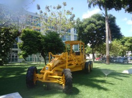 der exposicao de maquinas antigas 270x202 - DER instala monumento em homenagem a antigos servidores