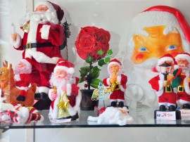 produtos e artigos natalinos natal foto jose lins 9 270x202 - Preços de artigos de decoração natalina chegam a R$ 1.480 em João Pessoa