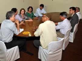 ricardo reuniao com funcionarios da uepb foto claudio goes 5 270x202 - Ricardo discute lei que regulamenta reajustes com professores da UEPB