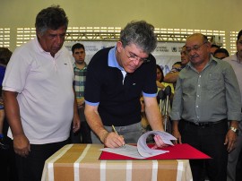 15.12.13 ricardo entrega escola e casa cidadania baieux fotos roberto guedes 105 270x202 - Ricardo inaugura Casa da Cidadania e ampliação de escola em Bayeux