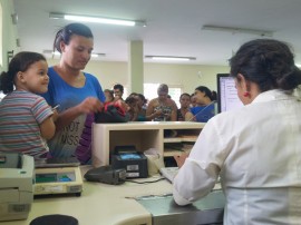 Abono Natalino Fotos Rafaela Ismael PORTAL 2 270x202 - Governo do Estado paga abono natalino até sexta-feira