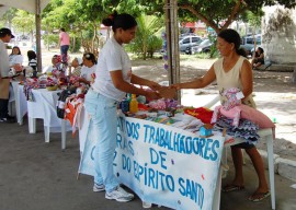 Feira Economia Solidária 13.12.12 Fotos Fernanda Medeiros 7 270x192 - Feira reúne agricultores e artesãos na Semana da Economia Solidária