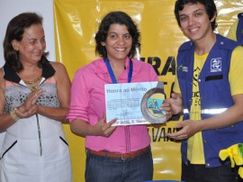 detran estela sec de comunicacao recebe medalha de promotora da paz no transito 1 270x202 - Detran concede medalha à secretária e anuncia ações educativas