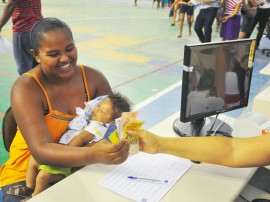 maria conceicao bosa familia abono natal 91 270x202 - Governo paga bônus do Bolsa Família e beneficia mais de 500 mil famílias