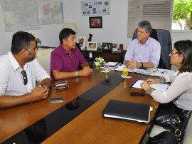 16.01.14 ricardo recebe empresario de patos fotos roberto guedes 3 270x202 - Ricardo estuda permuta de terreno para construção de presídio feminino