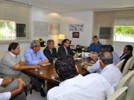 23.01.14 ricardo reuniao setor sucroenergetico fotos roberto guedes 11 270x202 - Ricardo estuda incentivo para produção de álcool e açúcar na Paraíba