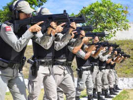 alunos cfo aula de tiro centro de ensino e treinamento da policia foto antonio david 86 270x202 - Centro de Ensino da PM é referência na formação de oficiais e praças