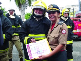 cel dos bombeiros jousilene 1 270x202 - Centro de Ensino da PM é referência na formação de oficiais e praças