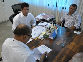 detran e prefeitura de pitimbu firmam convenio 5 270x202 - Governo assina convênio de municipalização do trânsito de Pitimbu