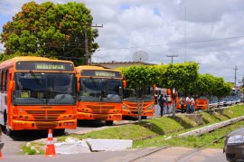 10.02.14 RICARDO ONIBUS bayeux FOTOS JOSE MARQUES 7 270x179 - Ricardo e diretores do DER inspecionam nova frota de ônibus