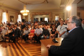 17.02.14 RICARDO ENTREGA ONIBUS FOTOS JOSE MARQUES 8 270x180 - Governo entrega 162 ônibus e investe R$ 88 milhões em transporte escolar