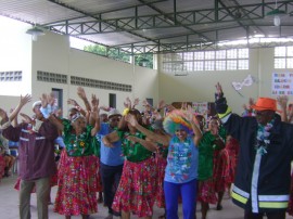 26 02 2014 Carnaval CSU Mandacarú 3 270x202 - Governo realiza prévias carnavalescas para pessoas da terceira idade