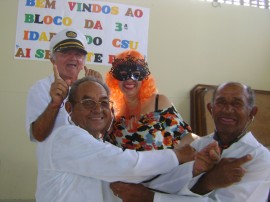 26 02 2014 Carnaval CSU Mandacarú 6 270x202 - Governo realiza prévias carnavalescas para pessoas da terceira idade