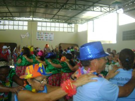 26 02 2014 Carnaval CSU Mandacarú 9 270x202 - Governo realiza prévias carnavalescas para pessoas da terceira idade