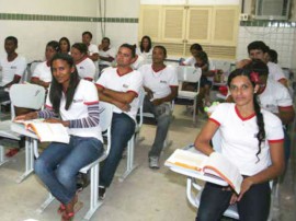 educacao jovens adultos1 270x202 - 50 mil vagas para educação de jovens e adultos