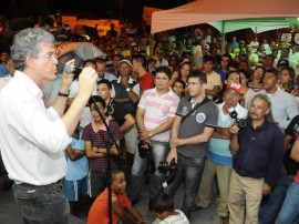 ricardo ARARA ENTREGA DE AMBULÂNCIA foto jose marques 3 270x202 - Ricardo entrega ambulância e beneficia mais de 13 mil habitantes de Arara