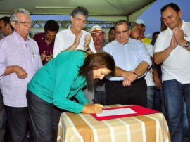 ricardo estrada barra de sao miguel pb 196 inicio da pavimentacao foto francisco franca 11 270x202 - Ricardo autoriza pavimentação de rodovia em Barra de São Miguel