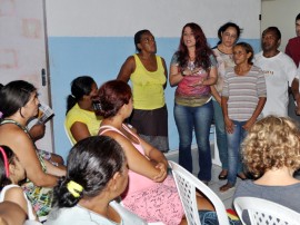 10 03 14 Palestra na Comunidade S.Brito 3 270x202 - Governo promove ações em João Pessoa, Campina Grande e Capim