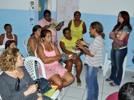 10 03 14 Palestra na Comunidade S.Brito  270x202 - Governo promove ações em João Pessoa, Campina Grande e Capim