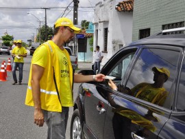 16.09.13 blitz lei seca fotos roberto guedes secom pb 6 270x202 - 'Lei Seca' prende seis pessoas e aplica mais de 300 testes de bafômetro em CG