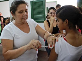 FOTO Ricardo Puppe 2 270x202 - Governo participa da vacinação contra vírus HPV na cidade de Alagoinha