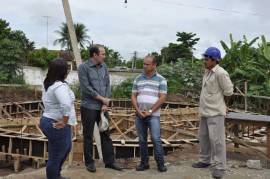 Visita de Deusdeste Construção de reservatório em Mamanguape Foto Waldeir Cabral 1 270x179 - Governo investe R$ 30 milhões na ampliação do sistema de abastecimento de água