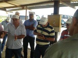 emater tecnicos recebem treinamento em petrolina de conservacao de agua e alimento animal 1 270x202 - Técnicos da Emater Paraíba recebem treinamento sobre reserva de água e alimentação animal