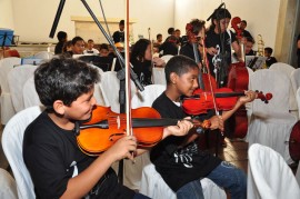 ricardo na apresentacao da ospb jovem prima no mosteiro de sao francisco foto francisco franca 5 270x179 - Governo implanta polo de projeto de inclusão pela música em Bayeux