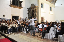 ricardo na apresentacao da ospb jovem prima no mosteiro de sao francisco foto francisco franca 76 270x179 - Governo implanta polo de projeto de inclusão pela música em Bayeux