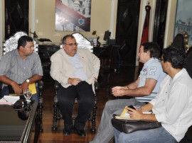 romulo recebe prefeitos sume amparo foto walter rafael 31 270x202 - Rômulo Gouveia discute parcerias com prefeitos do Cariri e Sertão