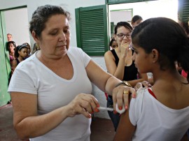 ses inicio de vacinacao de hpv em alagoinha foto ricardo puppe 21 270x202 - Campanha de vacinação contra HPV começa com boa procura