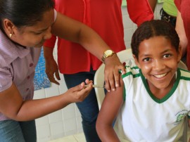 ses inicio de vacinacao de hpv em alagoinha foto ricardo puppe 3 270x202 - Campanha de vacinação contra HPV começa com boa procura