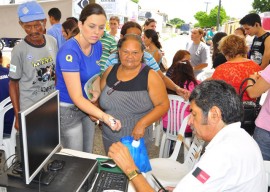 02.04.14 acao fac valentina fotos walter rafael 81 270x192 - Ação Comunitária: centenas de pessoas beneficiadas no Valentina