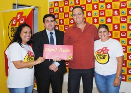 Fotos da entrega de prêmios do Cupom Legal 12 270x193 - Cupom Legal entrega prêmios e realiza último sorteio de abril