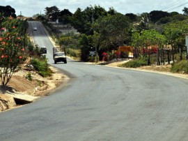 der estrada da batatinha pocinhos sao jose da mata camada de asfalto concluida foto claudio goes 5 270x202 - Governo do Estado recupera estradas na região de Campina Grande