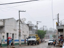 limpeza da cidade com chuva 270x202 - Aumento da nebulosidade pode provocar chuvas na Paraíba