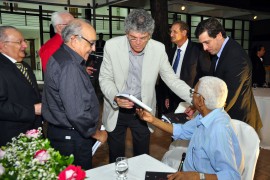 livro sobre joao agripino foto francisco frança 6 270x180 - Ricardo participa de lançamento de livro sobre ex-governador João Agripino