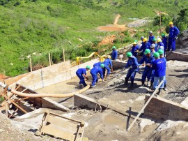 obra de camara foto francisco frança 12 1 270x202 - Em Alagoa Nova: Ricardo inspeciona obras da barragem Camará